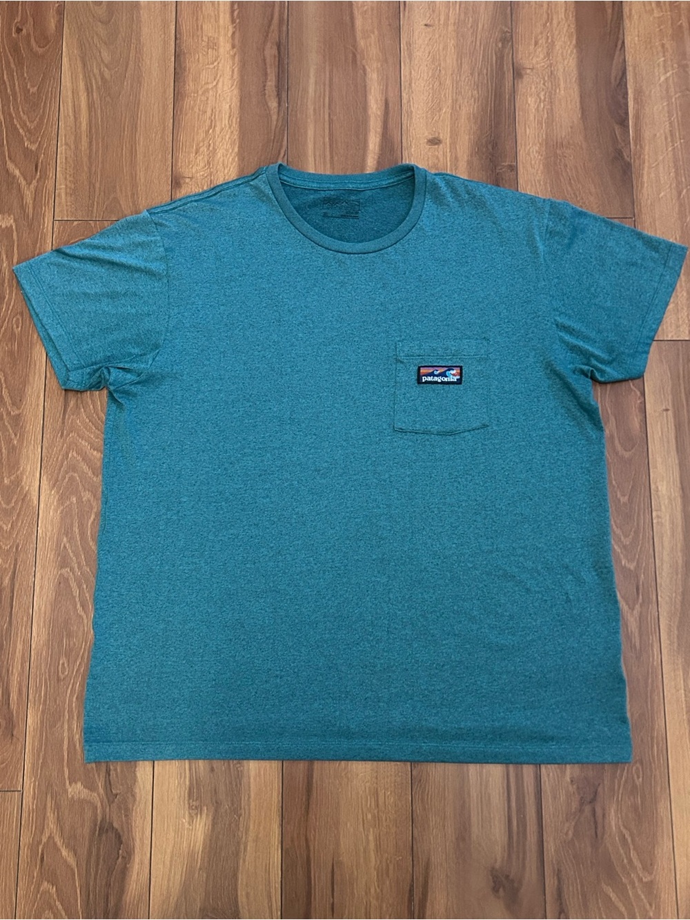 Patagonia T-shirt XL Green Hybrid Pocket Responsibili-tee Outdoor Performance